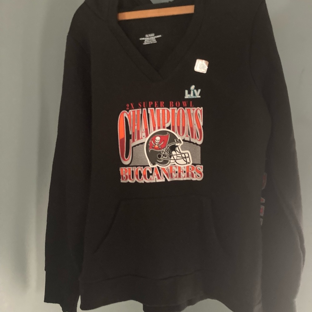 Brand new NFL Tampa Bay Buccaneers Hoodie